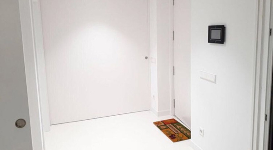 2.Pavicem Blanco－病院の土間.jpg