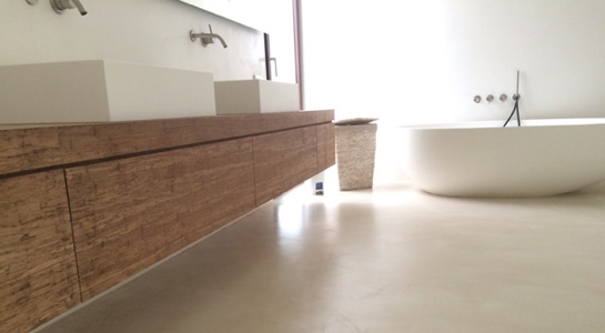 1.Pavicem Blanco – 洗面所の土間.jpg